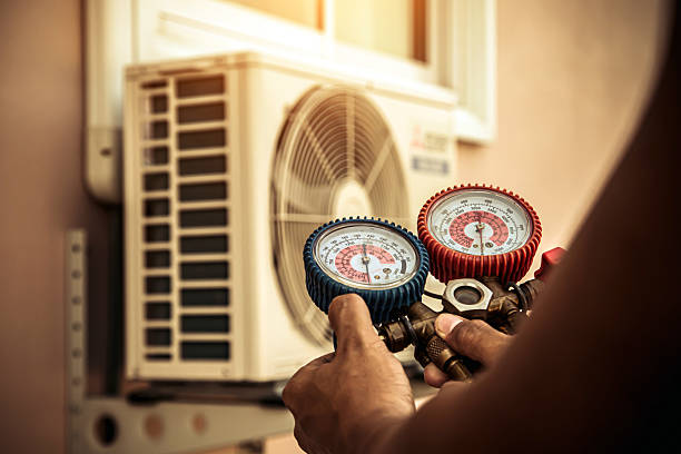 Professional Hvac Installation technician working in Hosford, FL